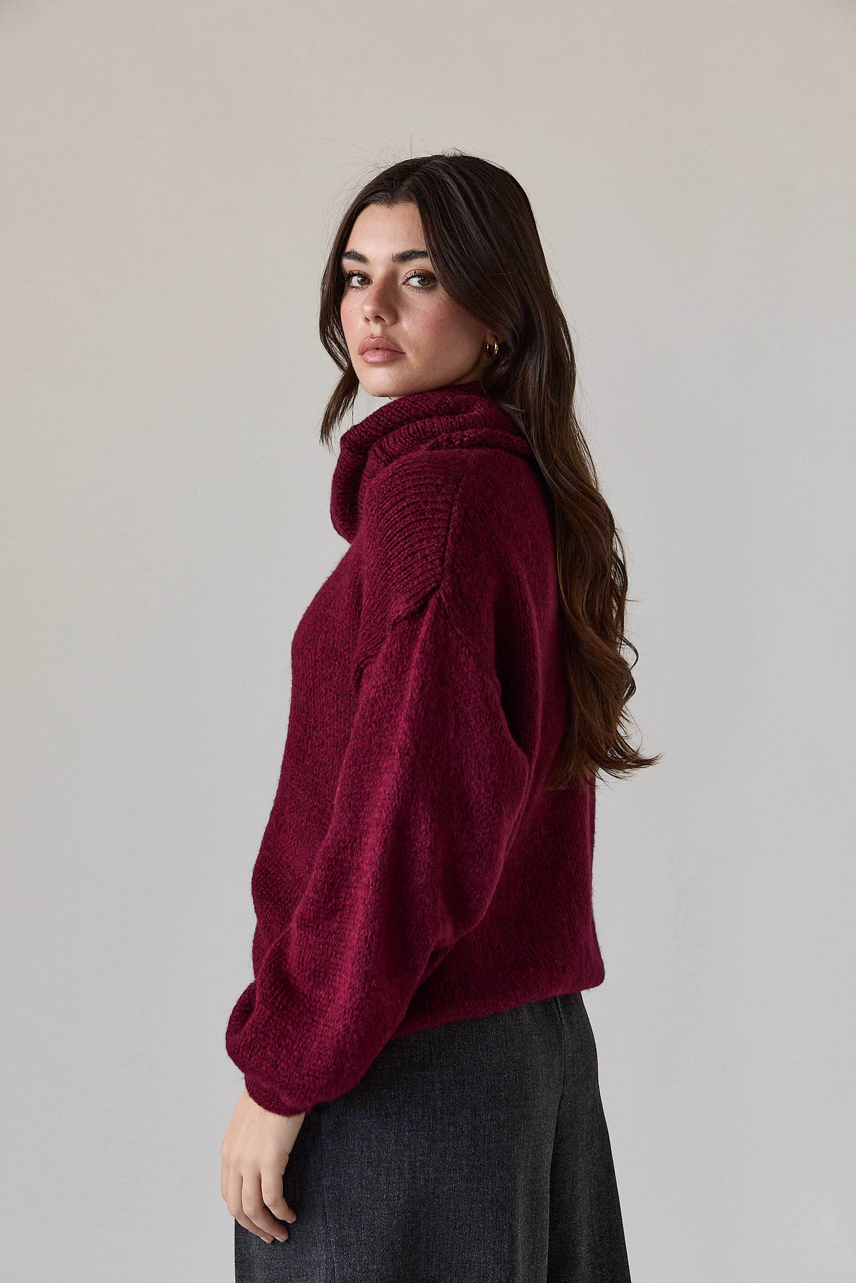 Jersey oversize cuello vuelto vino - Imagen 6