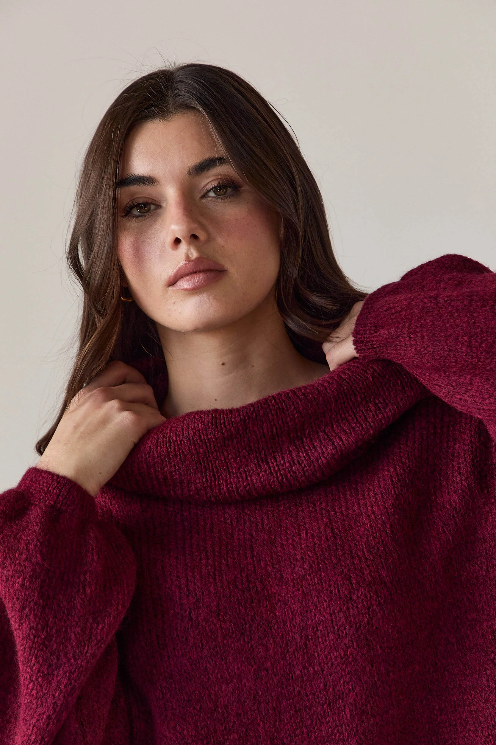 Jersey oversize cuello vuelto vino - Imagen 5