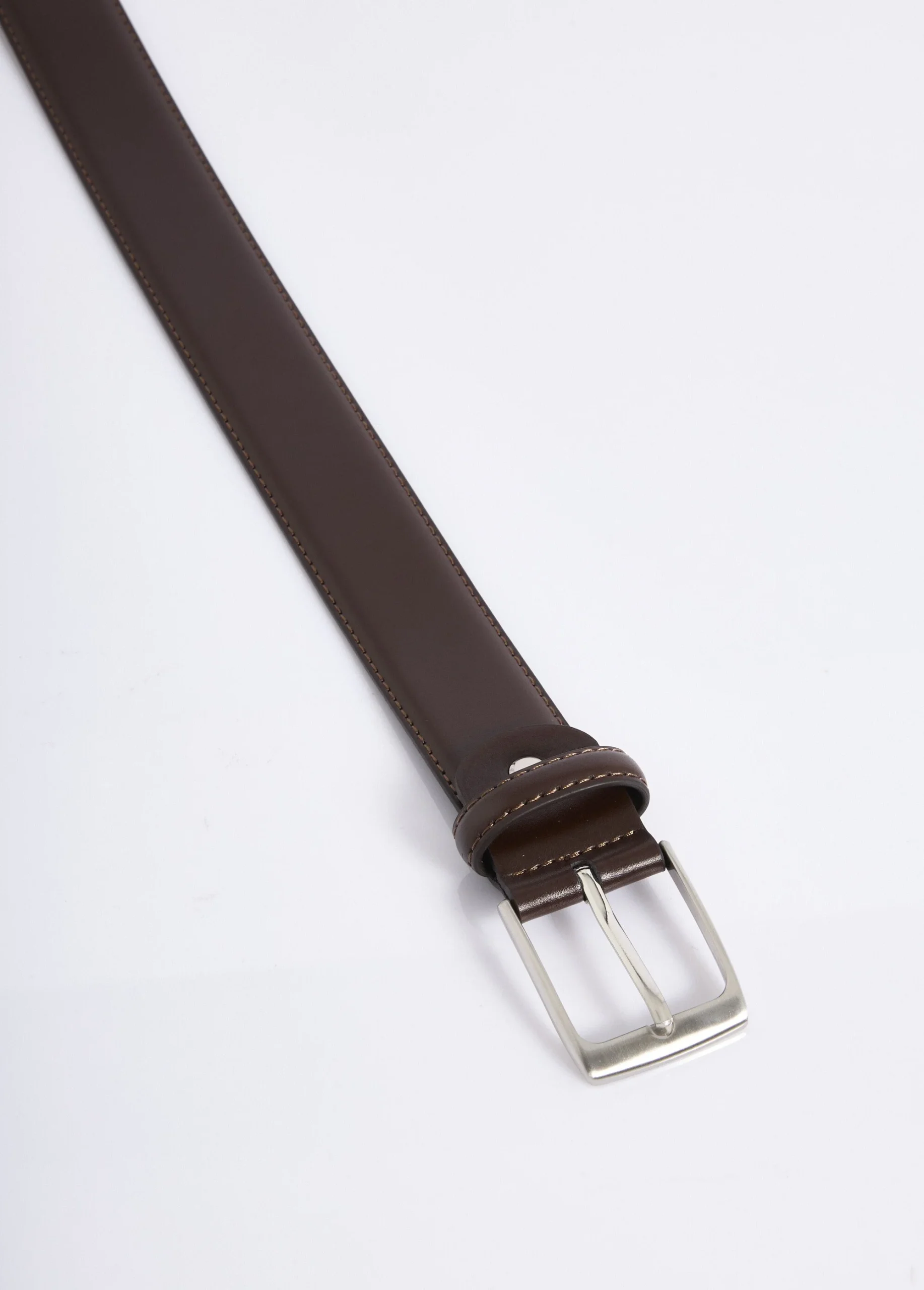 Cinturón de piel sintética, hebilla de metal. - Imagen 2