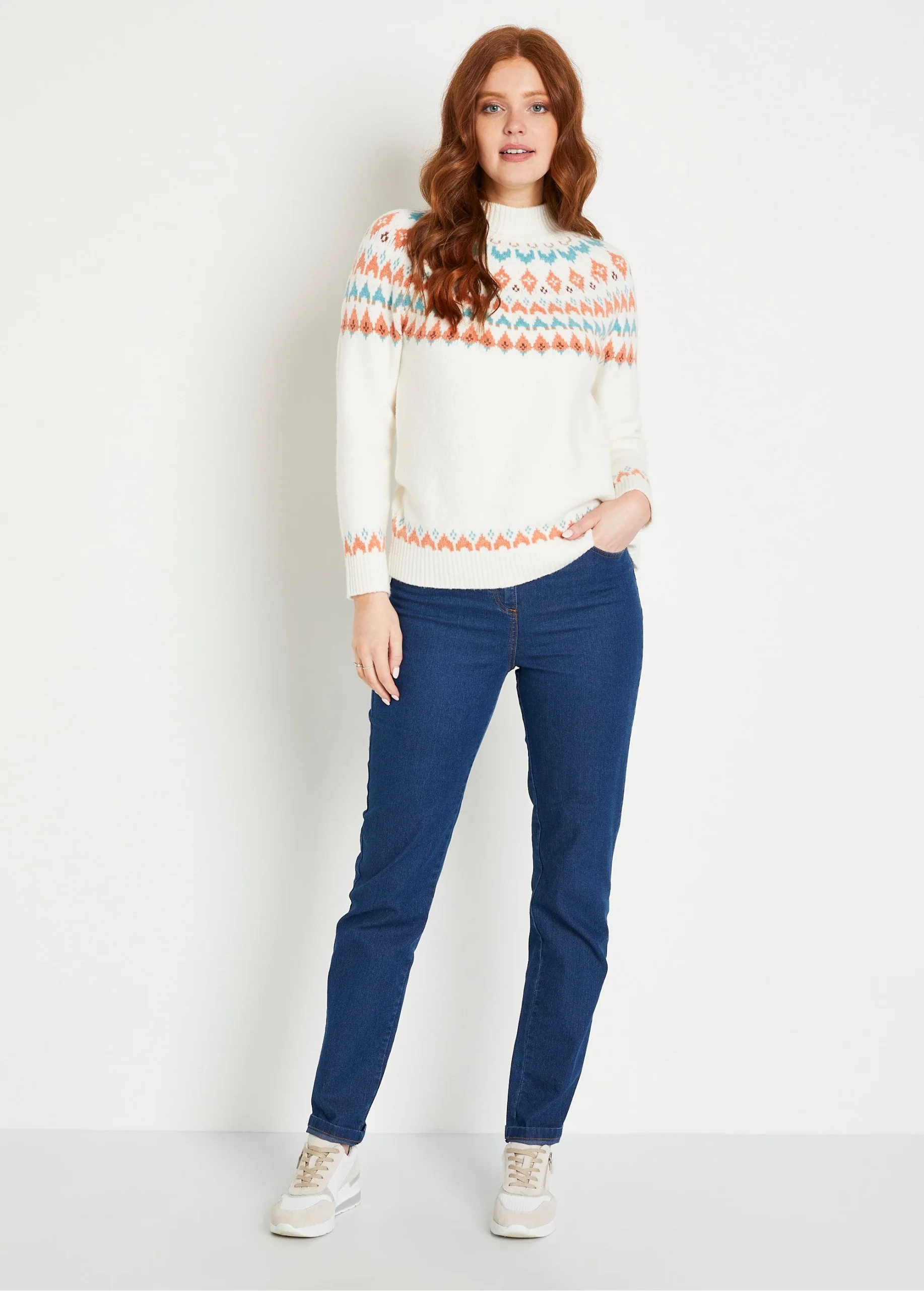Cálido jersey corto con cuello alto en jacquard soleado - Imagen 4