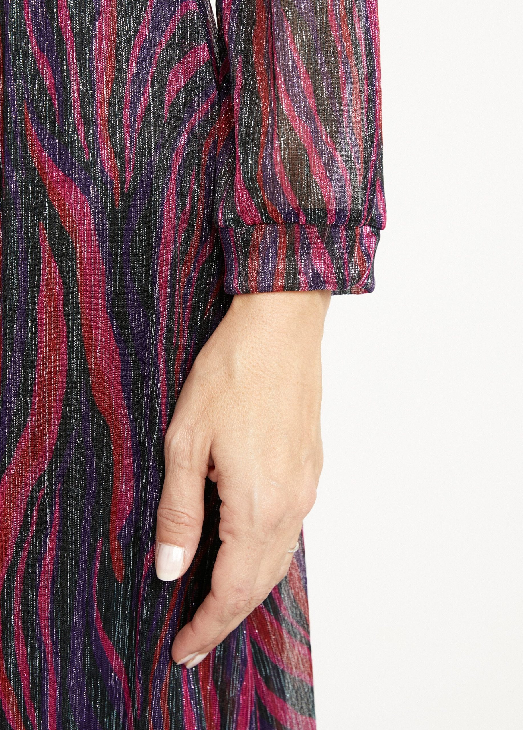 Vestido corto de malla plisada estampada - Imagen 4