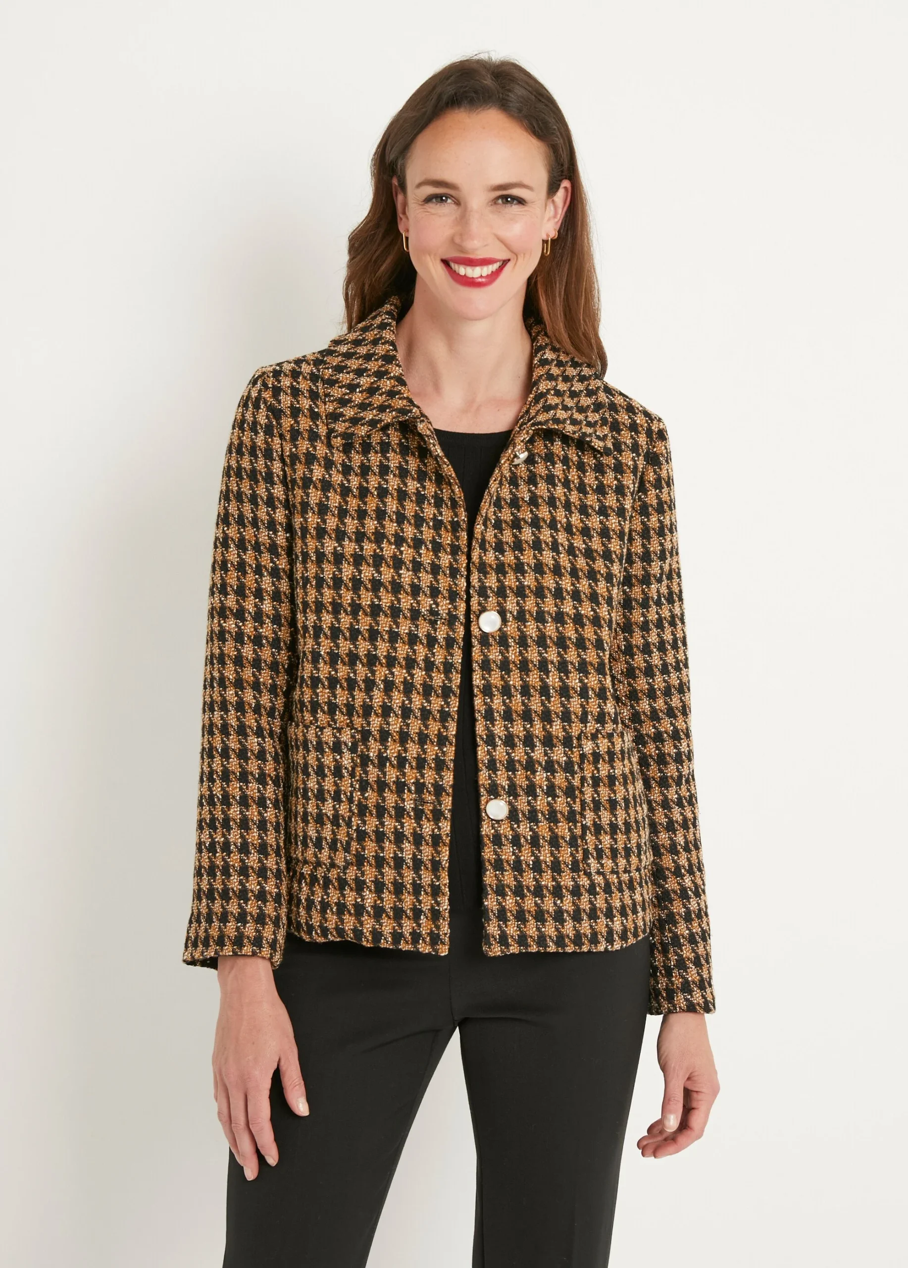 Chaqueta corta abotonada de pata de gallo en jacquard